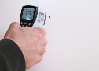 Do jakiej temperatury nagrzewa się komin?