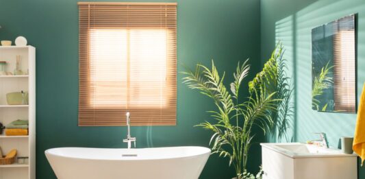 Wanny do zabudowy vs. wanny wolnostojące